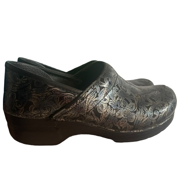 Dansko healthcare professional clogs nurse caregiver scrub shoes SZ 40